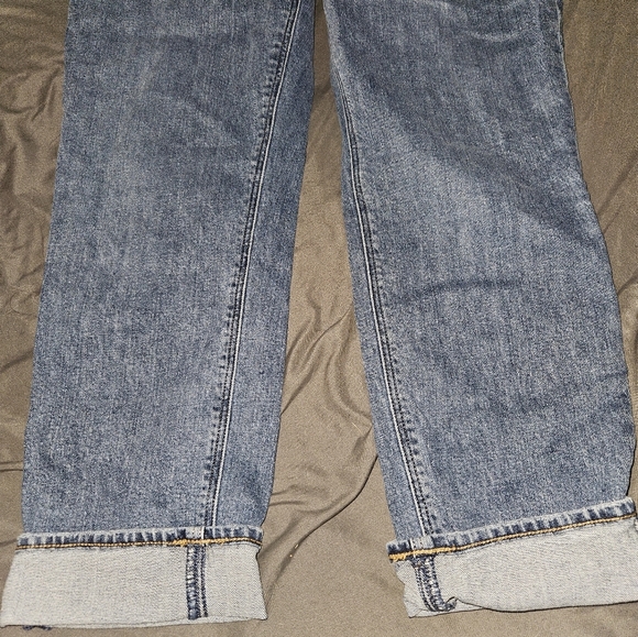 Old navy cuffed Capri jeans - Picture 3 of 6